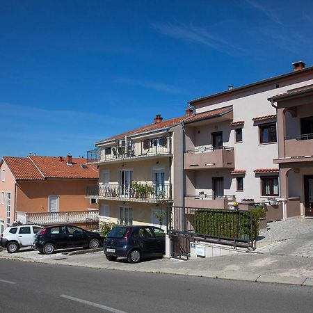 Ananas Apartments Crikvenica Bagian luar foto